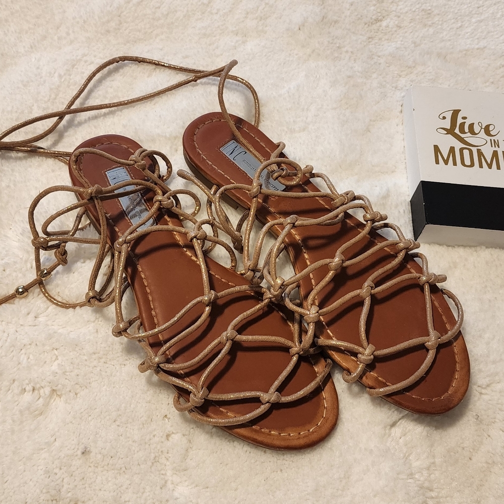 Gladiator strappt flat sandals